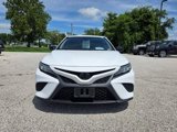 Used 2018 Toyota Camry SE image 2