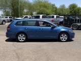 Used 2018 Volkswagen Golf SE image 2