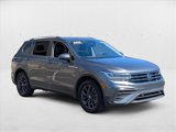 Used 2022 Volkswagen Tiguan SE image 3