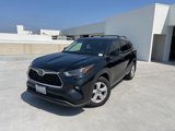 Used 2022 Toyota Highlander LE image 3