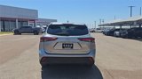 Used 2020 Toyota Highlander L image 4