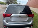 Used 2017 Mitsubishi Outlander SE image 3