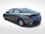 New 2025 Hyundai Elantra SE image 3