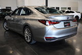 Used 2020 Lexus ES 300h w/ Luxury Package image 4