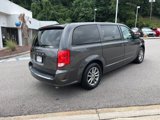 Used 2017 Dodge Grand Caravan SE image 3