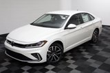 New 2025 Volkswagen Jetta SE image 2