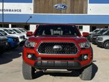 Used 2018 Toyota Tacoma TRD Off-Road image 2