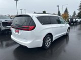 Used 2022 Chrysler Pacifica Limited image 5