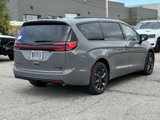 New 2025 Chrysler Pacifica Limited w/ Trailer Tow Group image 3