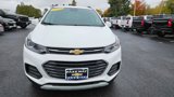 Used 2022 Chevrolet Trax LT w/ LT Convenience Package image 2
