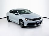 Used 2017 Volkswagen Jetta SE image 3