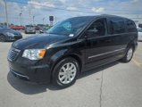 Used 2015 Chrysler Town & Country Touring image 3