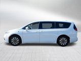 Used 2022 Chrysler Pacifica Touring-L w/ Uconnect Theater Family Group image 4
