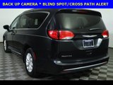 Used 2017 Chrysler Pacifica Touring-L image 4