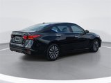 Used 2023 Nissan Altima 2.5 SV w/ SV Premium Package image 3