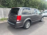 Used 2016 Dodge Grand Caravan SE image 3