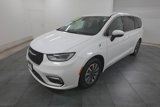 Used 2023 Chrysler Pacifica Touring-L image 4