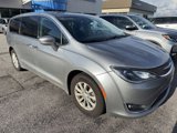 Used 2018 Chrysler Pacifica Touring Plus image 2