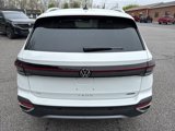 New 2025 Volkswagen Taos SE image 2