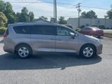 Used 2017 Chrysler Pacifica Touring-L Plus w/ Advanced Safetytec Group image 4