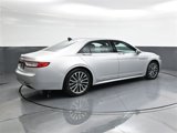 Used 2018 Lincoln Continental Select image 4