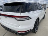 Used 2020 Lincoln Aviator Reserve w/ Equipment Group 202A image 4