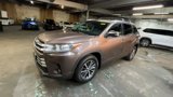 Used 2017 Toyota Highlander XLE image 4