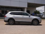 Used 2021 Volkswagen Tiguan SE image 4
