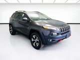 Used 2017 Jeep Cherokee Trailhawk image 2