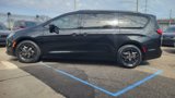 Used 2018 Chrysler Pacifica Touring-L w/ S Appearance Package image 6