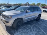 Used 2017 Jeep Grand Cherokee Altitude image 2