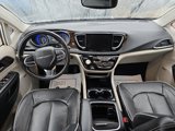 Used 2022 Chrysler Pacifica Limited image 3