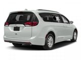 Used 2017 Chrysler Pacifica Touring-L image 2