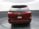 Used 2017 Toyota Sienna L image 6