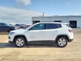 Used 2022 Jeep Compass Latitude image 3