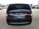 Used 2015 Chrysler Town & Country Limited Platinum image 6