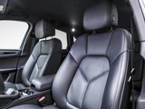 Certified 2024 Porsche Macan image 5