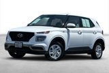 Certified 2025 Hyundai Venue SE image 2