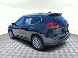 Used 2017 Nissan Rogue SV w/ Sun & Sound Touring Package image 5