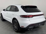 Certified 2024 Porsche Macan image 3