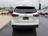 Used 2017 Toyota Highlander XLE image 4