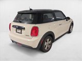 Used 2017 MINI Cooper 2-Door Hardtop image 5