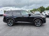 Used 2024 Nissan Rogue SV image 2