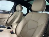 Certified 2021 Porsche Macan S image 5