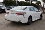 Used 2023 Toyota Camry SE image 2