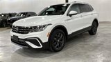 Used 2022 Volkswagen Tiguan SE w/ Panoramic Sunroof Package image 5