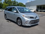 Used 2020 Toyota Sienna Limited Premium image 2