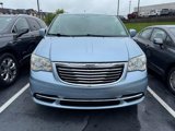 Used 2013 Chrysler Town & Country Touring image 3