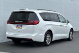 Used 2022 Chrysler Pacifica Touring image 4