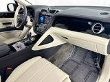 Used 2022 Bentley Bentayga image 2